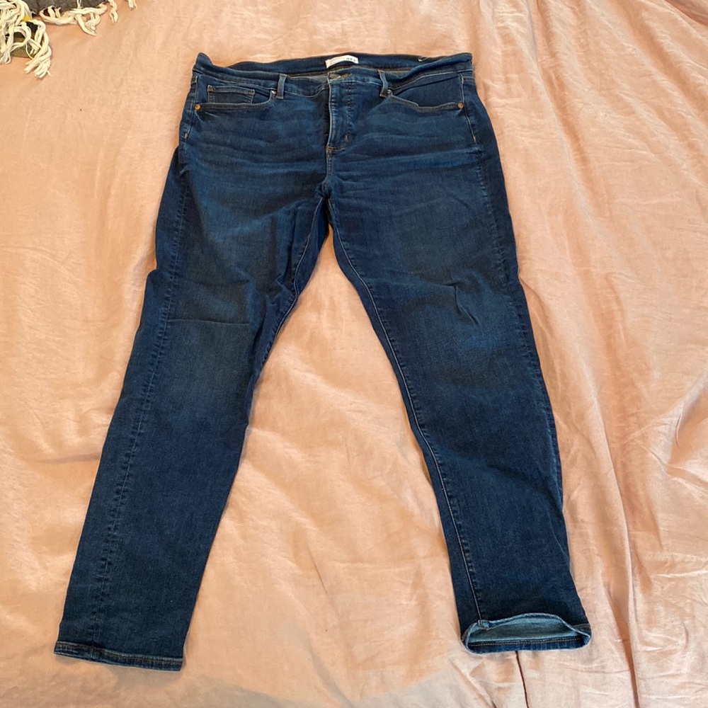 Modern skinny crop jeans